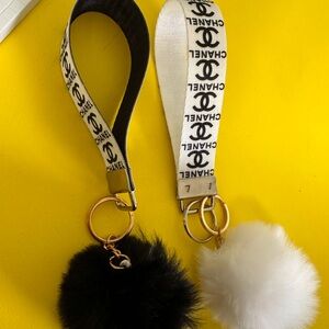 - Fashion Black and White Keychain
choose color